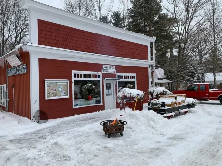 Lake Michigan Sunset View Cottage, Tunnel of Trees, Good Hart. Easement to Lake.