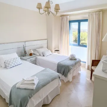 Charming apartment / Precioso apartamento en la Marina del Puerto de Sotogrande.