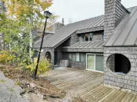 3 Bed Bungalow - Spacious Organic Modern Home Hotels near Brian Head Resort