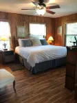 Amazing Ochlockonee Riverfront Home! Hotels near Mashes Sands Beach