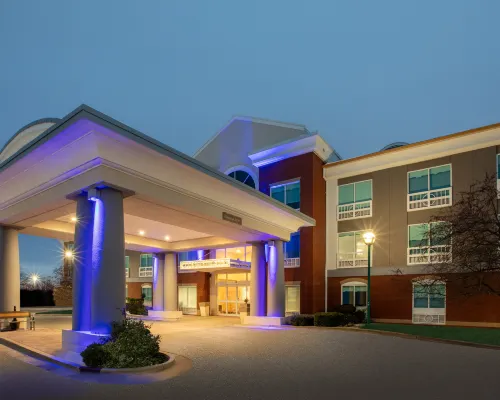 Holiday Inn Express & Suites GRAND RAPIDS-NORTH by IHG Hotels in Walker