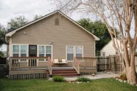 Luxe Cottage with King Bed, Backyard Fire Pit, Near Downtown and Ocean