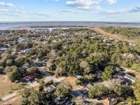 Southport Salty Patriot-Walk to DT/Pets/Fully fenced with firepit!
