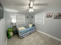 Water Front Home on Canal; Access to the Gulf of Mexico. Hotels in Hudson