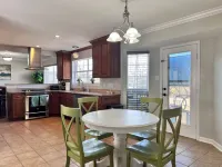 Magic Oasis, Pool, Pavilion on large lot, Fantastic View, Sleep 16