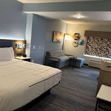 La Quinta Inn & Suites by Wyndham Macon West