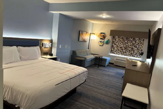 La Quinta Inn & Suites by Wyndham Macon West