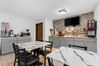 Super 8 by Wyndham Elizabethtown - breakfast