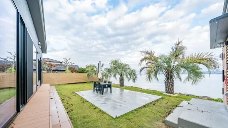 Wat Resort Seafront Okunoto Отели рядом с достопримечательностью «Notojima Glass Art Museum»