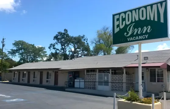 帕索羅布爾斯經濟酒店