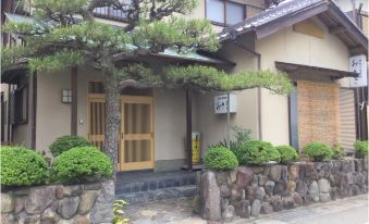 Inaka No Geihinkan Misaki