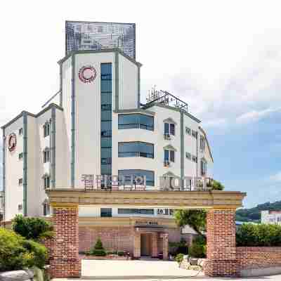 켈리포니아 호텔 Hotel Exterior