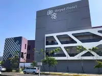 Royal Group Motel Jhong Hua Branch Hotels near Gushan