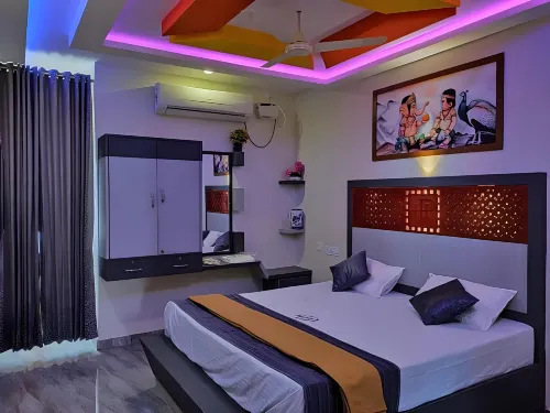 Hotel Panchavarnaa