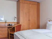 Garner Hotel HAMBURG - WANDSBEK MARKTPLATZ by IHG Hotels near Dulsberg