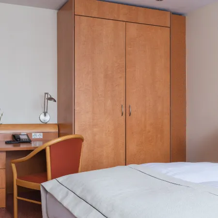 Garner Hotel HAMBURG - WANDSBEK MARKTPLATZ by IHG Отели рядом с достопримечательностью «Станция метро "Берне"»