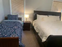 Cozy, Spacious and Clean Home, Close to I-10