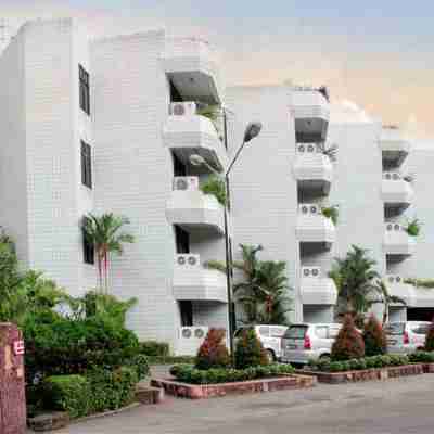 Apartment Danau Toba Medan Hotel Exterior