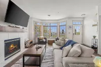 Lakeside Condo - 2BR, Lake Michigan Views & Massage Chair