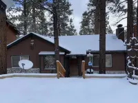 Family/Pet Friendly - Hot Tub - TESLA Charger