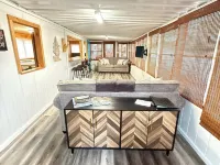 Cozy Cabin of the Ozarks Lake View Cabin 拉塞爾住宿飯店
