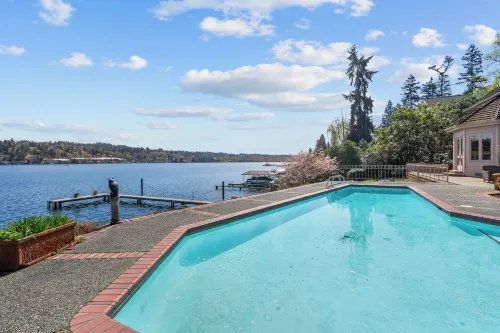 Stunning Waterfront Mansion w Pool n Hottub