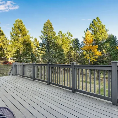 Woodland Park Cabin Getaway: Mtn Views, Scenic Charm, Clouds & Hot Tub Retreat