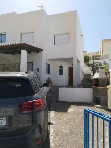 House and garden, quiet area, near the beach 聖何塞酒店