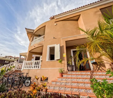 Duque Nest Hostel