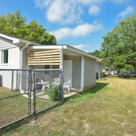 Busy Bee Ranch near Walnut Creek Amphitheatre - Pet Friendly