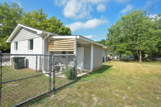 Busy Bee Ranch near Walnut Creek Amphitheatre - Pet Friendly