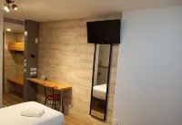 Logis Hôtel Acotel Avignon Nord - Parkplatz