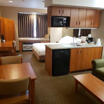 Parry Sound Inn & Suites