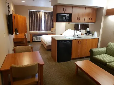 Parry Sound Inn & Suites