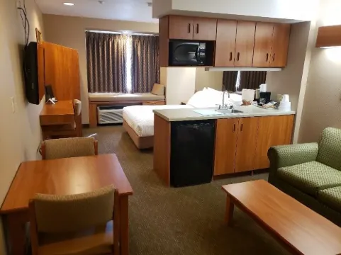 Parry Sound Inn & Suites