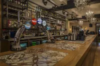 The Golden Lion Hotel, St Ives, Cambridgeshire - С баром