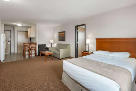 Super 8 by Wyndham Grande Prairie Отели в г. Гранд-Прери