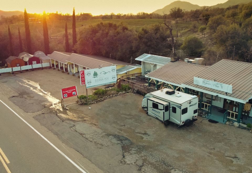제나의 시에라 인 외부 파티오 사진