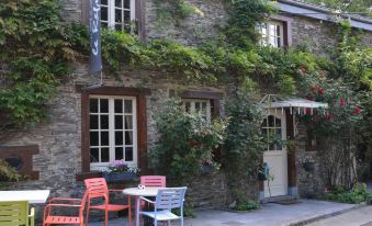 Holiday Home in Bièvre Near Town Center