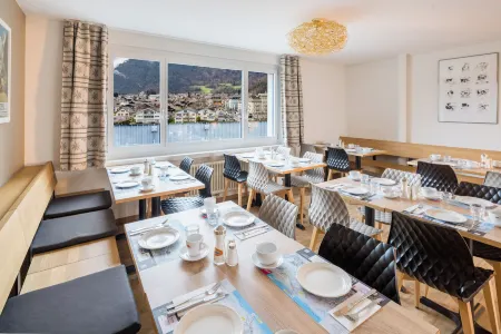 Hotel Merkur - West Station