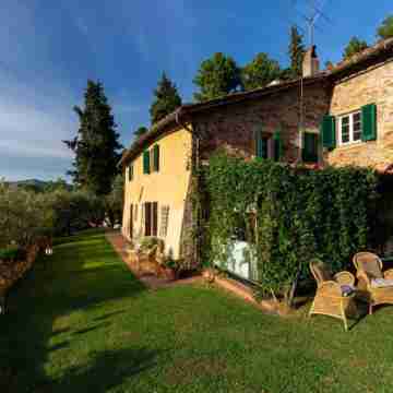 Casa Nel Bosco in Santa Maria del Giudice Hotel Exterior