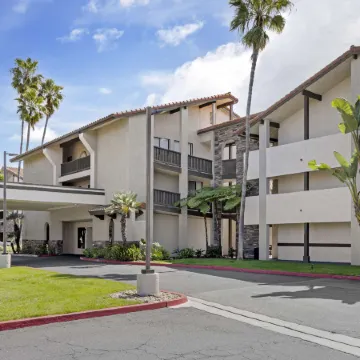 Best Western Carlsbad by the Sea Отели рядом с достопримечательностью «Флауэр Филдс»