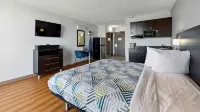 Motel 6 Atlanta, GA - Atlanta Airport Virginia Ave - parking