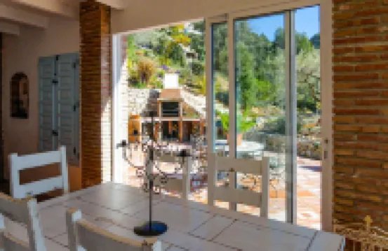弗裏希利亞納的Cortijo Dos Pinos