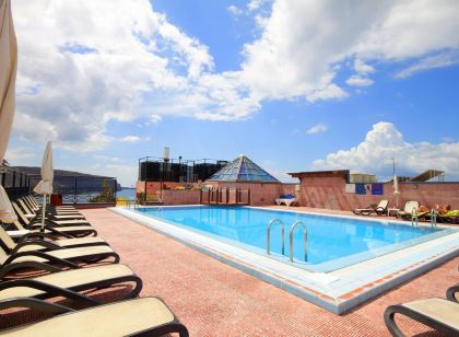 Hotel Reveron Plaza