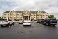 Country Inn & Suites by Radisson, Fond du Lac, WI - parking