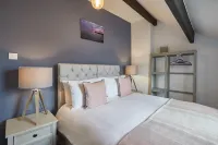 Host & Stay - Emerald Hideaway