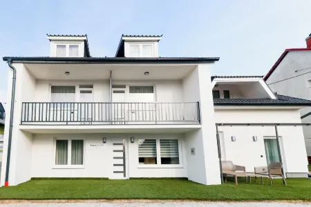 Villa Oliver 2 Hévíz Отели рядом с достопримечательностью «Термальное озеро Хевиз»