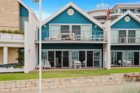 Nautica Residences Mandurah Отели в г. Мандурах