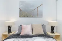 Sky Heart of Bne City 2Bed Apt Pool& Gym Qbn222-18